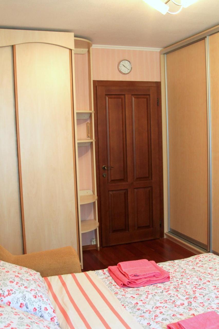 كييف Apartment Near Metro Akademgorodok المظهر الخارجي الصورة